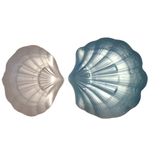 Set of 2 Vintage Lusterware Glass Seashell Dishes - Picture 2 of 10